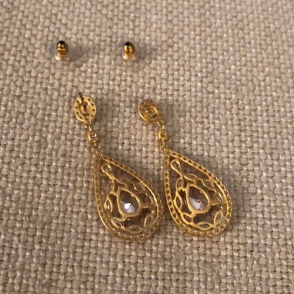 Brand new goldtone drop earrings - Picture 3 of 4